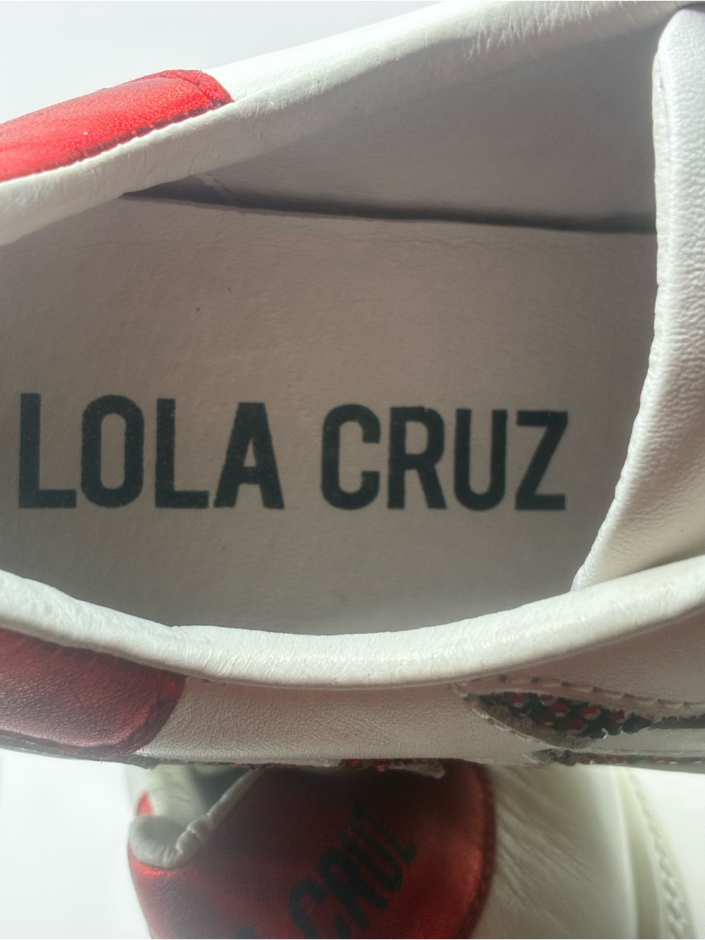 LOLA CRUZ WOMANS LEATHER / RHINESTONE EMBELLISHED SNEAKER/ SIZE 7 - Picture 10 of 15
